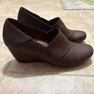 Natural Soul Dark Brown Wedge Shoes